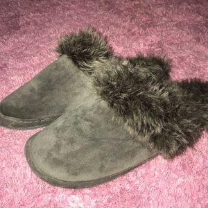 Brand new RH slippers